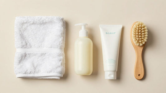 Kit de higiene para bebés con toalla, jabón, loción y termómetro.