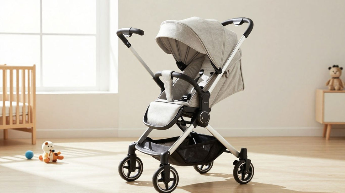 Carrito de bebé moderno y cómodo en una habitación luminosa.