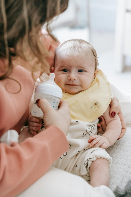 Guía para elegir un biberón según la edad del bebé